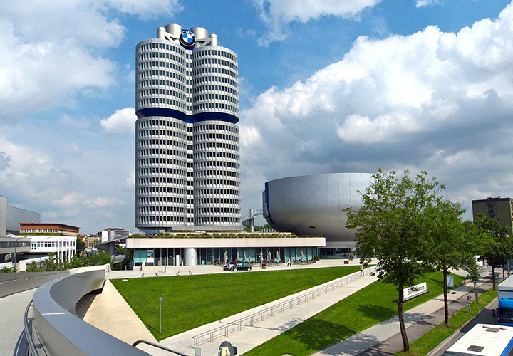 Путешествие на 23 февраля. Автомобильные музеи Европы. Музей BMW
