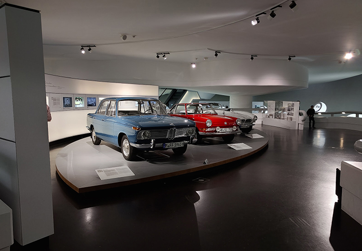 Путешествие на 23 февраля. Автомобильные музеи Европы. Музей BMW