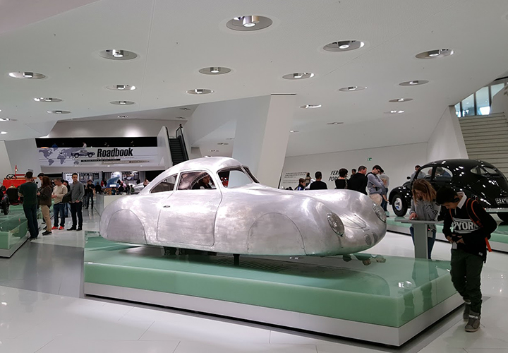 Путешествие на 23 февраля. Автомобильные музеи Европы. Музей Porsche 
