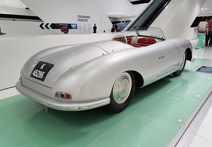 Путешествие на 23 февраля. Автомобильные музеи Европы. Музей Porsche 